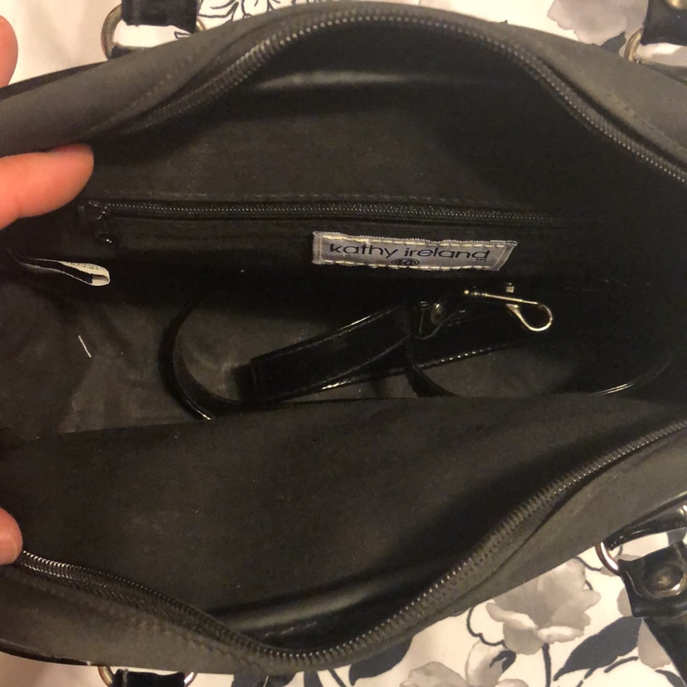 Handbag with strap - Picture 2 of 3
